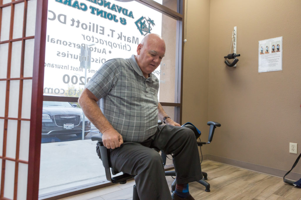 Knee pain treatment in Vista